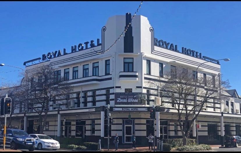 Royal Hotel Orange Esterno foto